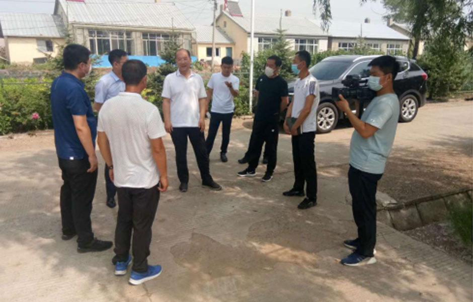 榮盛安旭環(huán)境·慶安縣縣長(zhǎng)于雷調(diào)研農(nóng)村生活垃圾(圖1) 榮盛安旭環(huán)境·慶安縣縣長(zhǎng)于雷調(diào)研農(nóng)村生活垃圾(圖1)