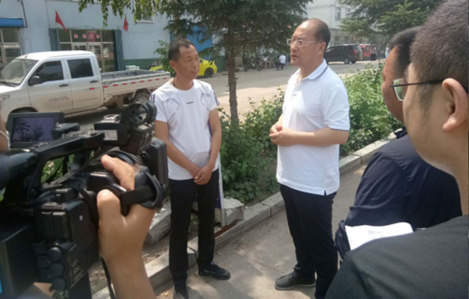 榮盛安旭環(huán)境·慶安縣縣長(zhǎng)于雷調(diào)研農(nóng)村生活垃圾(圖3) 榮盛安旭環(huán)境·慶安縣縣長(zhǎng)于雷調(diào)研農(nóng)村生活垃圾(圖3)